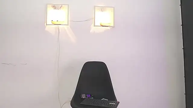 Snapshot of Harry_jhonsson chatting on February 16, 2025, 2:20 am Harry jhonsson online show from February 16, 2025, 2:20 am