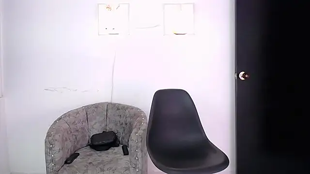 Snapshot of Harry_jhonsson chatting on March 18, 2025, 1:43 am Harry jhonsson online show from March 18, 2025, 1:43 am