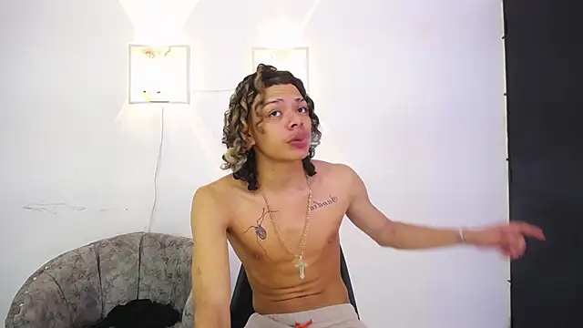 Snapshot of Harry_jhonsson chatting on March 21, 2025, 7:11 am Harry jhonsson online show from March 21, 2025, 7:11 am