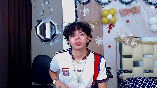 Snapshot of Harry_jhonsson chatting on December 2, 2025, 9:47 am Harry jhonsson online show from December 2, 2025, 9:47 am