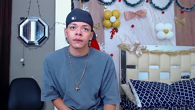 Snapshot of Harry_jhonsson chatting on December 3, 2025, 11:03 pm Harry jhonsson online show from December 3, 2025, 11:03 pm