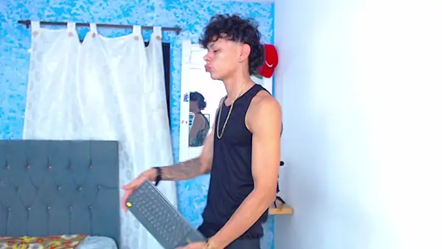 Snapshot of Harry_jhonsson chatting on February 12, 2026, 11:33 pm Harry jhonsson online show from February 12, 2026, 11:33 pm