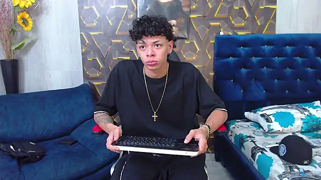 Snapshot of Harry_jhonsson chatting on March 14, 2026, 11:21 pm Harry jhonsson online show from March 14, 2026, 11:21 pm