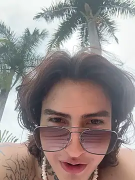 dantecoppolaa  online show from March 20, 2025, 6:31 pm