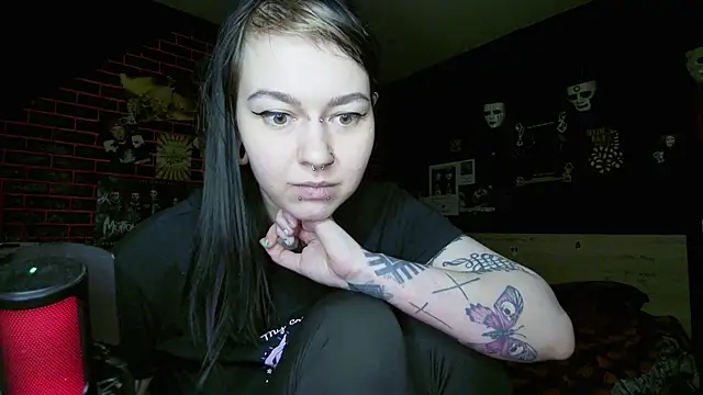 Snapshot of MoorderxDoll chatting on July 8, 2026, 10:25 pm MoorderxDoll online show from July 8, 2026, 10:25 pm