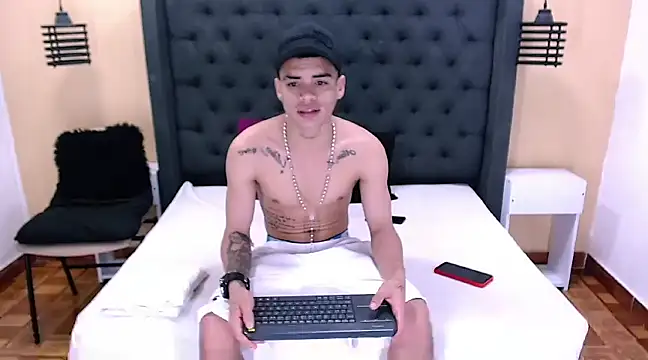 mailo bronw online show from March 11, 2025, 8:31 pm