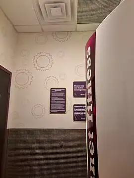 John19893 online show from February 9, 2025, 1:11 am