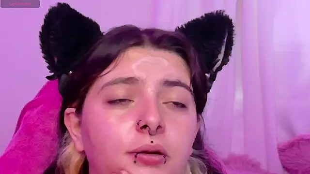 Snapshot of Sachi_Meow chatting on June 14, 2026, 7:49 pm Sachi Meow online show from June 14, 2026, 7:49 pm