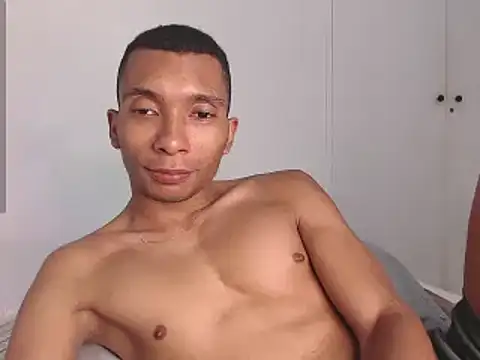 Aaronblack1  online show from February 21, 2025, 9:54 pm