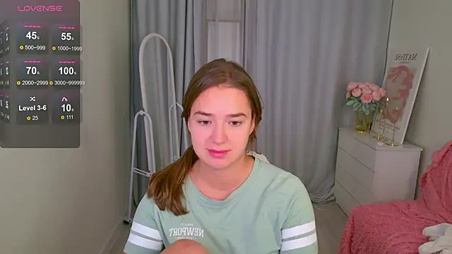 Snapshot of LovelyJessie chatting on November 10, 2025, 1:43 pm LovelyJessie online show from November 10, 2025, 1:43 pm