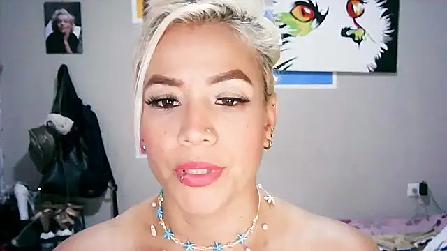 Snapshot of LuCKy_JoK chatting on February 7, 2025, 10:09 pm LuCKy JoK online show from February 7, 2025, 10:09 pm