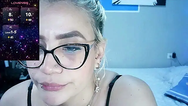 Snapshot of LuCKy_JoK chatting on February 19, 2025, 8:10 pm LuCKy JoK online show from February 19, 2025, 8:10 pm