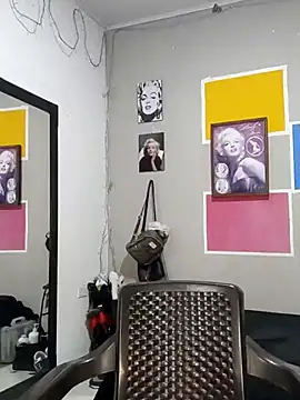 Snapshot of LuCKy_JoK chatting on February 21, 2025, 1:44 pm LuCKy JoK online show from February 21, 2025, 1:44 pm