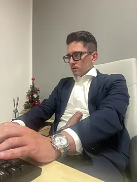 masterboss  online show from December 17, 2025, 12:33 pm