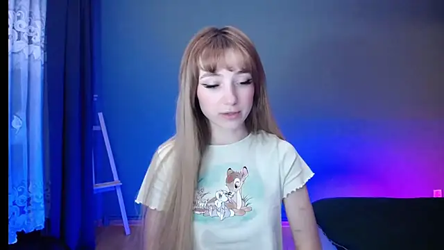 Snapshot of LuciaYoung chatting on February 18, 2025, 9:20 pm LuciaYoung online show from February 18, 2025, 9:20 pm