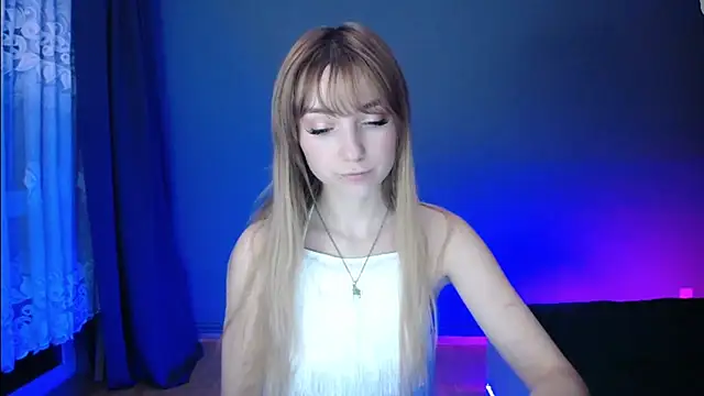 Snapshot of LuciaYoung chatting on March 1, 2025, 7:26 pm LuciaYoung online show from March 1, 2025, 7:26 pm