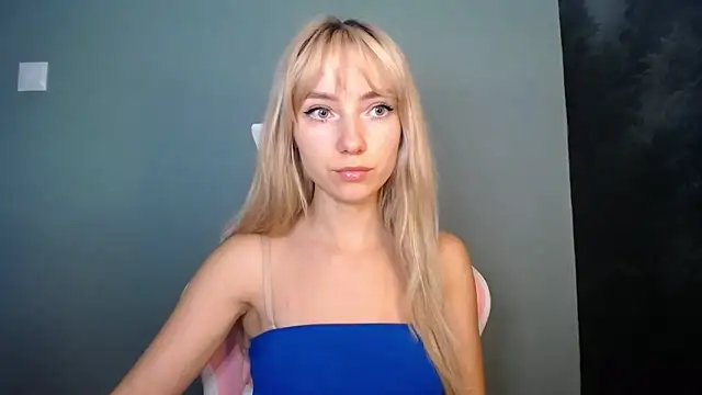 LuciaYoung online show from June 15, 2026, 12:29 pm