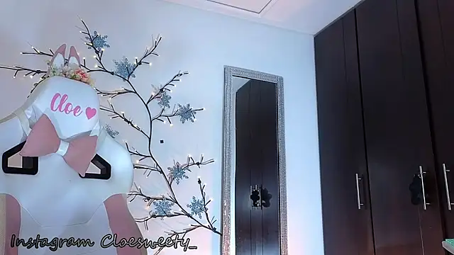 Snapshot of Cloesweety chatting on December 25, 2024, 8:17 pm Cloesweety online show from December 25, 2024, 8:17 pm