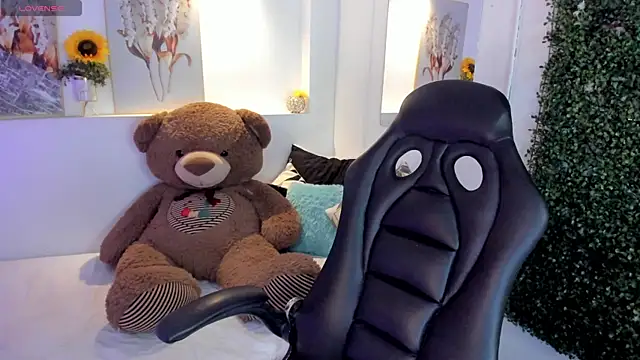 Abby Mae  online show from September 25, 2025, 7:39 pm