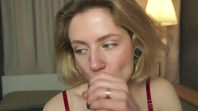 Snapshot of PixieMeow_ chatting on December 20, 2024, 4:04 pm PixieMeow online show from December 20, 2024, 4:04 pm