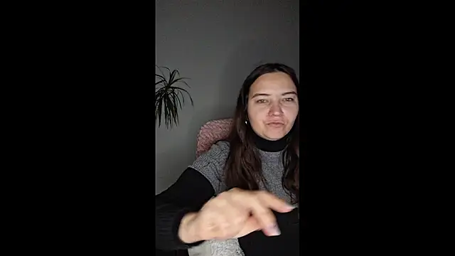 Cyndee Winter online show from December 18, 2025, 3:40 pm