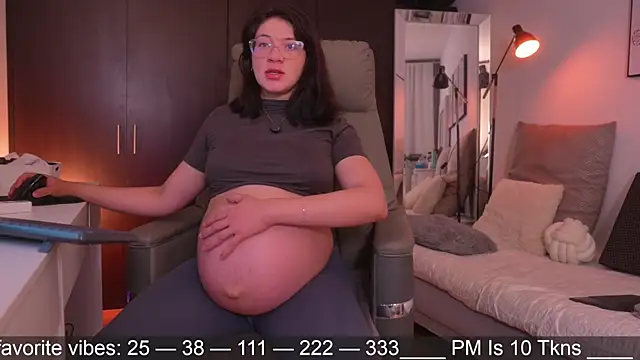Anah s online show from April 23, 2026, 11:18 pm