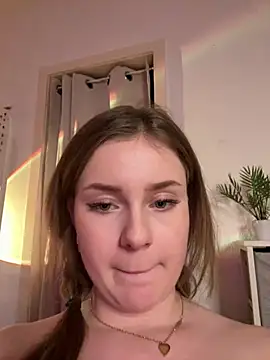 Snapshot of MaribelRiver chatting on February 20, 2025, 11:43 pm MaribelRiver online show from February 20, 2025, 11:43 pm