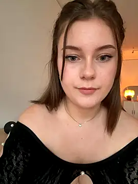 Snapshot of MaribelRiver chatting on November 16, 2025, 12:33 pm MaribelRiver online show from November 16, 2025, 12:33 pm