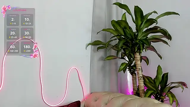 Snapshot of Jentokio chatting on October 15, 2025, 9:04 pm Jentokio online show from October 15, 2025, 9:04 pm