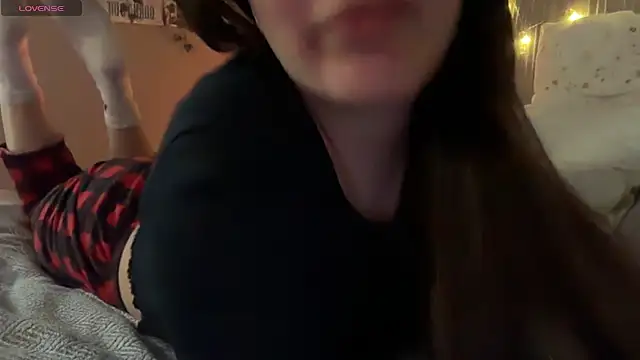 Snapshot of Anisawithlove chatting on January 18, 2026, 6:55 pm Anisawithlove online show from January 18, 2026, 6:55 pm