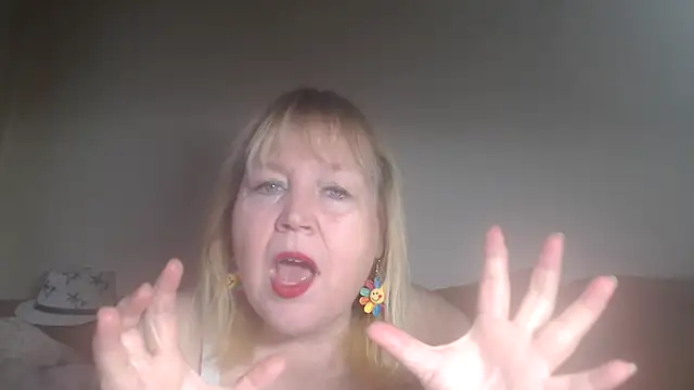 Snapshot of Blasflittchen chatting on January 29, 2025, 2:32 pm Blasflittchen online show from January 29, 2025, 2:32 pm