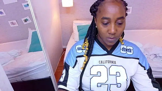 Snapshot of kiara_evanss chatting on October 25, 2025, 1:40 pm kiara evanss online show from October 25, 2025, 1:40 pm