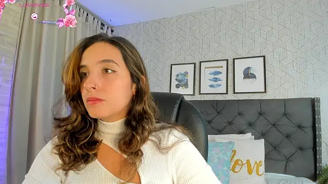 emma  smith1 online show from March 14, 2025, 12:40 pm