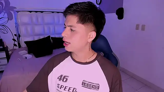 Niicky1  online show from December 27, 2024, 8:39 pm