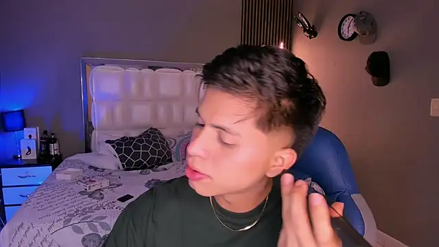 Niicky1  online show from March 15, 2025, 9:05 pm