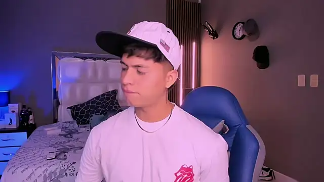 Niicky1  online show from March 19, 2025, 9:27 pm