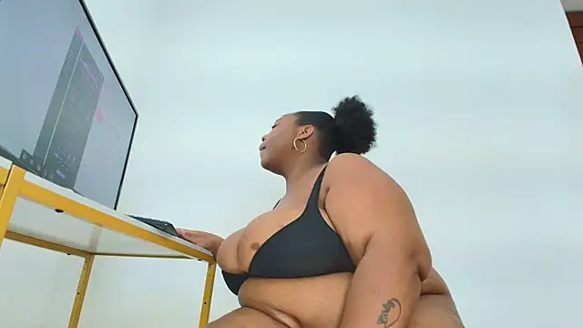 Snapshot of Breisy_bigboobs chatting on November 24, 2025, 7:24 pm Breisy bigboobs online show from November 24, 2025, 7:24 pm