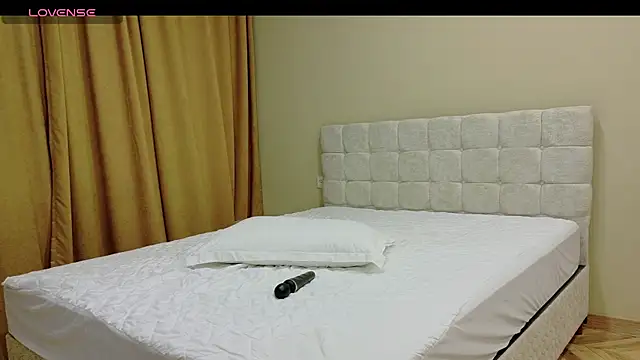 Linajill online show from March 12, 2026, 3:45 am