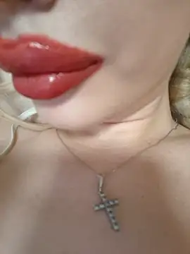 Elza kom online show from March 9, 2025, 2:21 pm