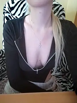 Elza kom online show from March 15, 2025, 8:58 am