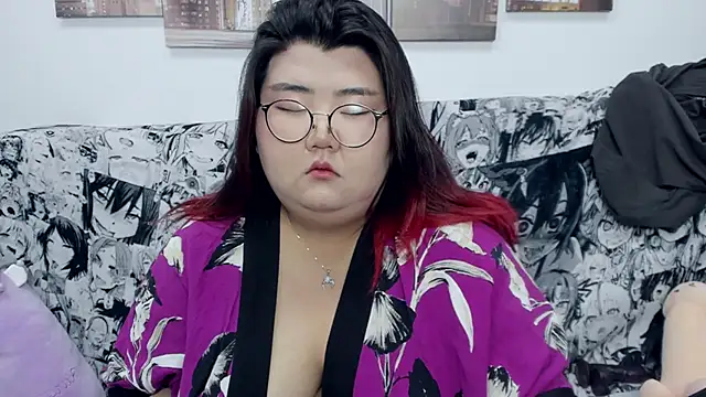 Snapshot of Nadine_asian chatting on December 19, 2024, 6:45 am Nadine asian online show from December 19, 2024, 6:45 am