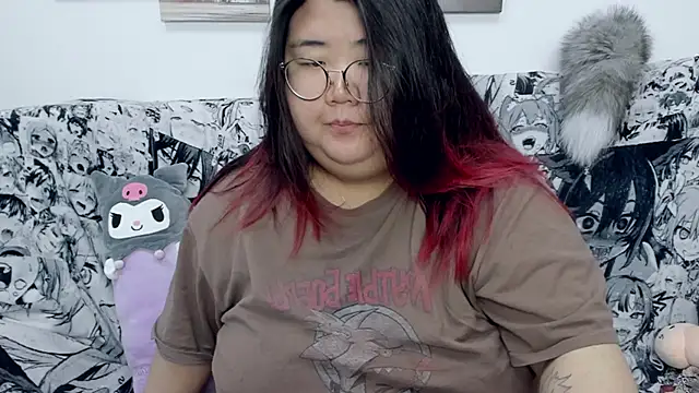 Snapshot of Nadine_asian chatting on December 21, 2024, 1:36 am Nadine asian online show from December 21, 2024, 1:36 am