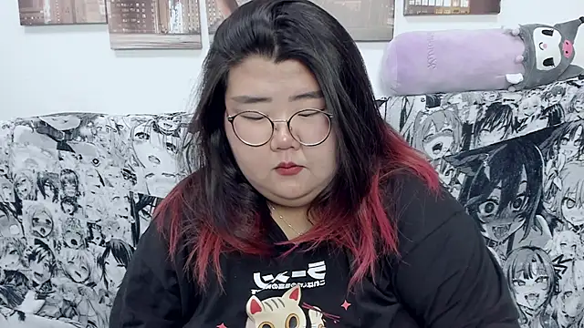 Snapshot of Nadine_asian chatting on January 4, 2025, 8:17 am Nadine asian online show from January 4, 2025, 8:17 am