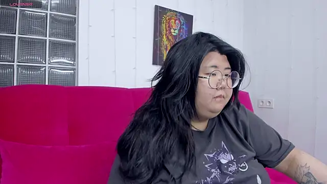 Snapshot of Nadine_asian chatting on October 19, 2025, 8:15 am Nadine asian online show from October 19, 2025, 8:15 am