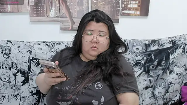 Snapshot of Nadine_asian chatting on November 22, 2025, 1:37 am Nadine asian online show from November 22, 2025, 1:37 am