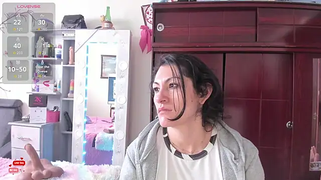 Snapshot of Rapunzeell_ chatting on June 18, 2026, 2:21 pm Rapunzeell online show from June 18, 2026, 2:21 pm
