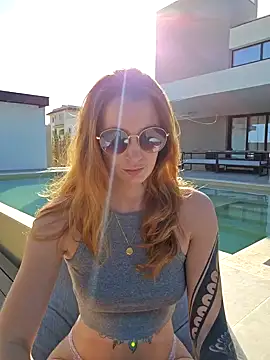 Laurahorney xo online show from January 28, 2025, 12:43 pm