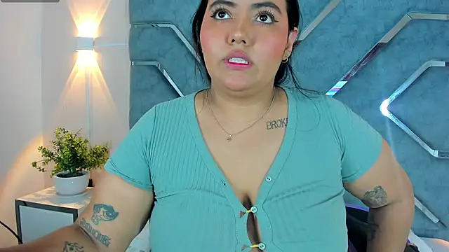 LucciaPorter online show from June 30, 2026, 3:13 pm