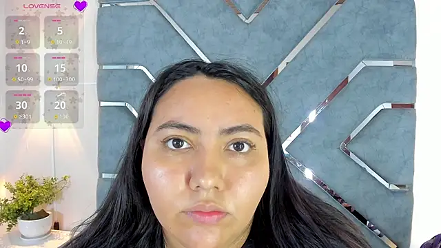 LucciaPorter online show from July 26, 2026, 2:02 pm