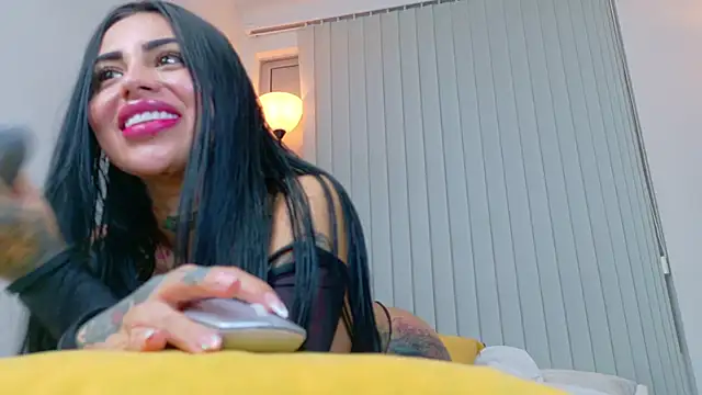 Snapshot of Sofhia_cruz chatting on March 15, 2025, 3:29 am Sofhia cruz online show from March 15, 2025, 3:29 am